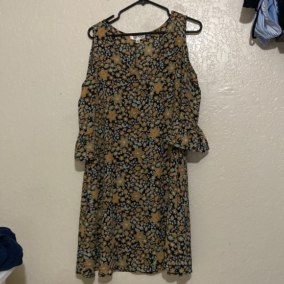 Floral Dress - Picture 2 of 3